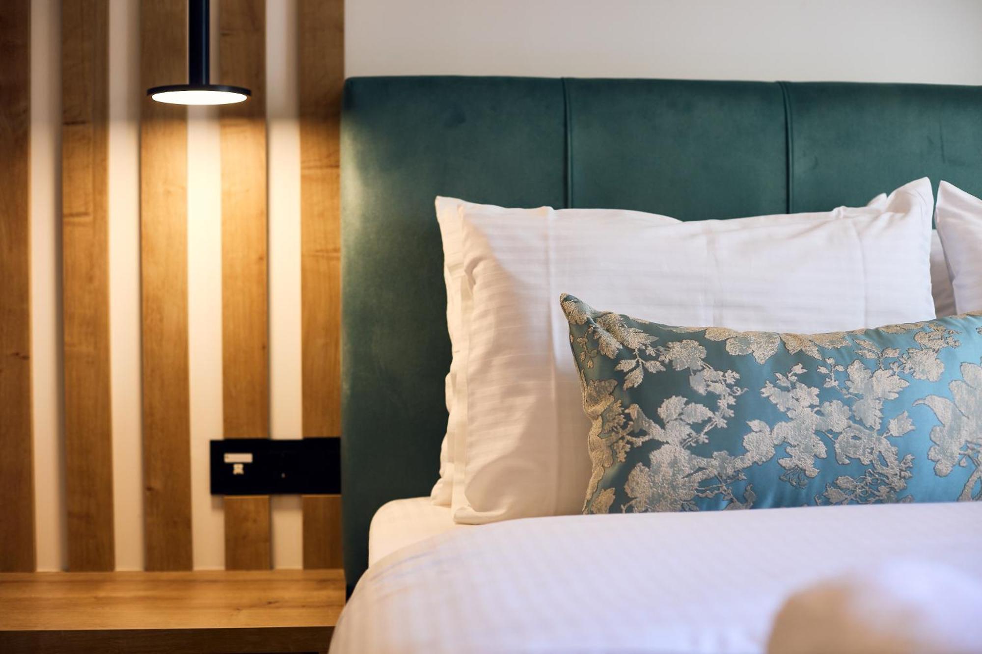 Grande Madonna Luxury Boutique Suites Rétino Habitación foto